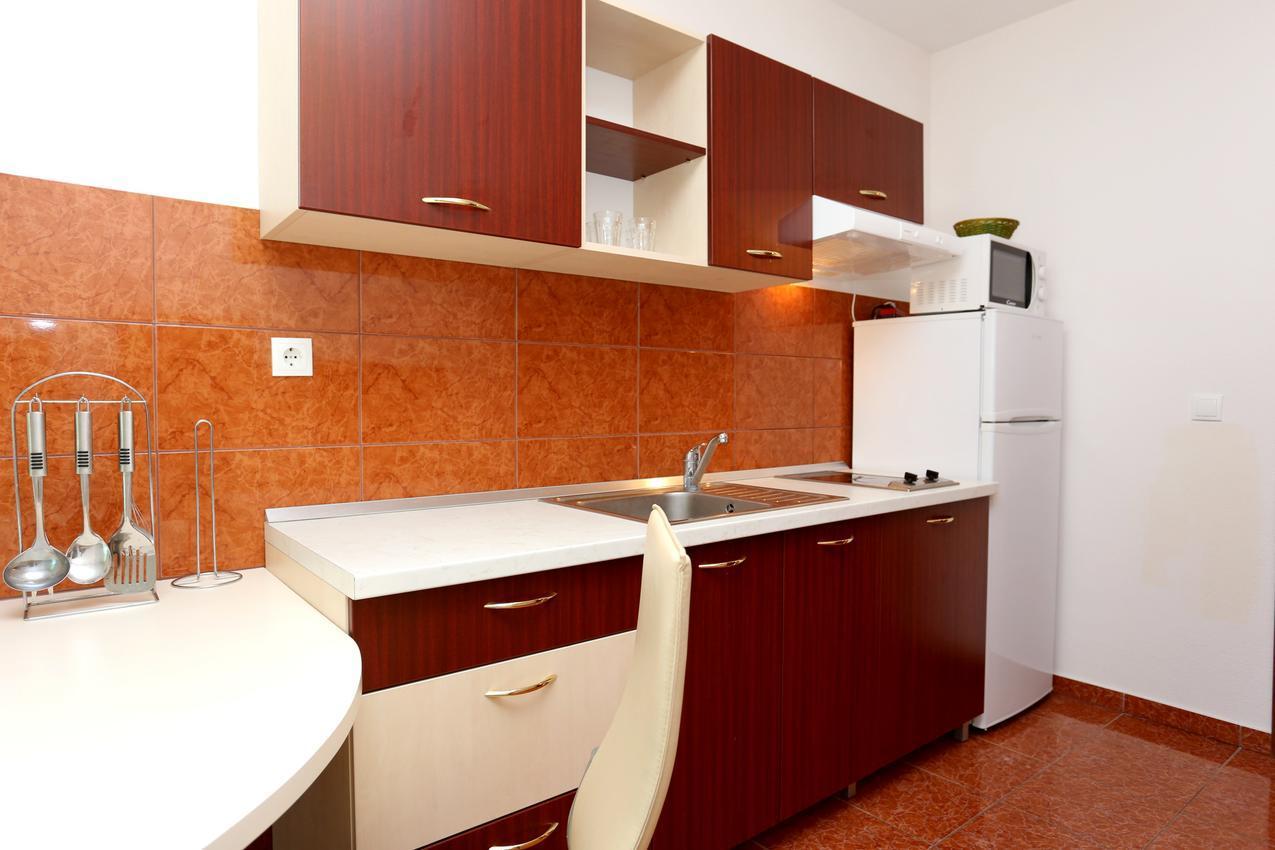 Vila Matej Razanj Luaran gambar