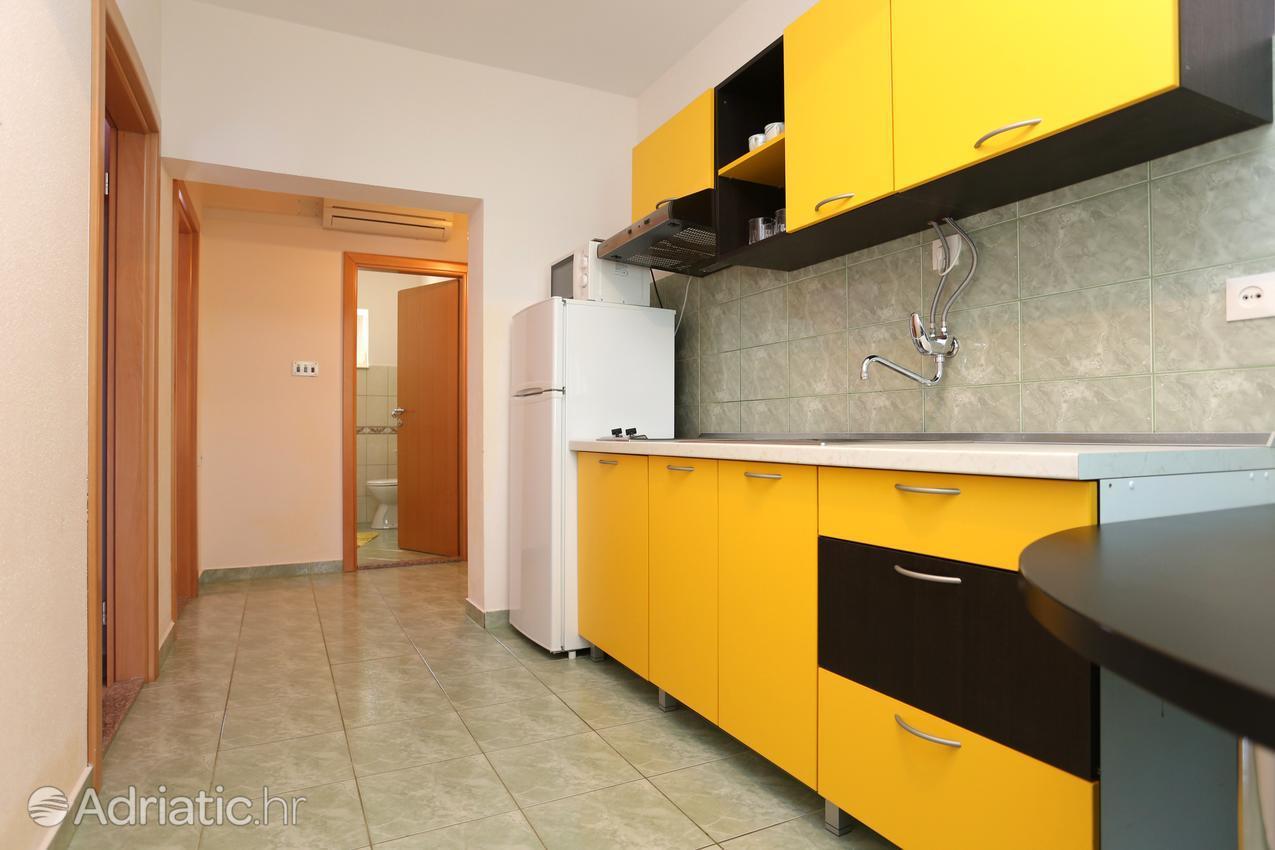 Vila Matej Razanj Luaran gambar