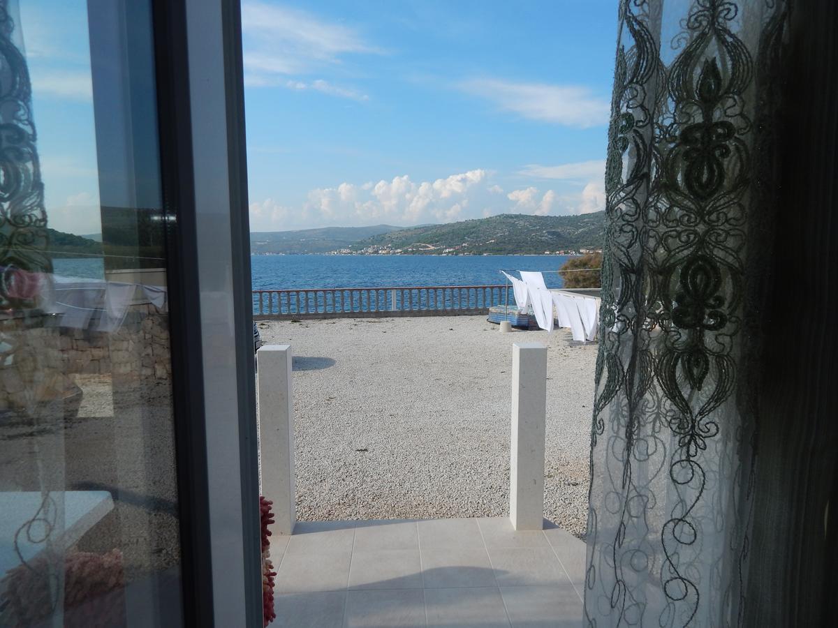 Vila Matej Razanj Luaran gambar