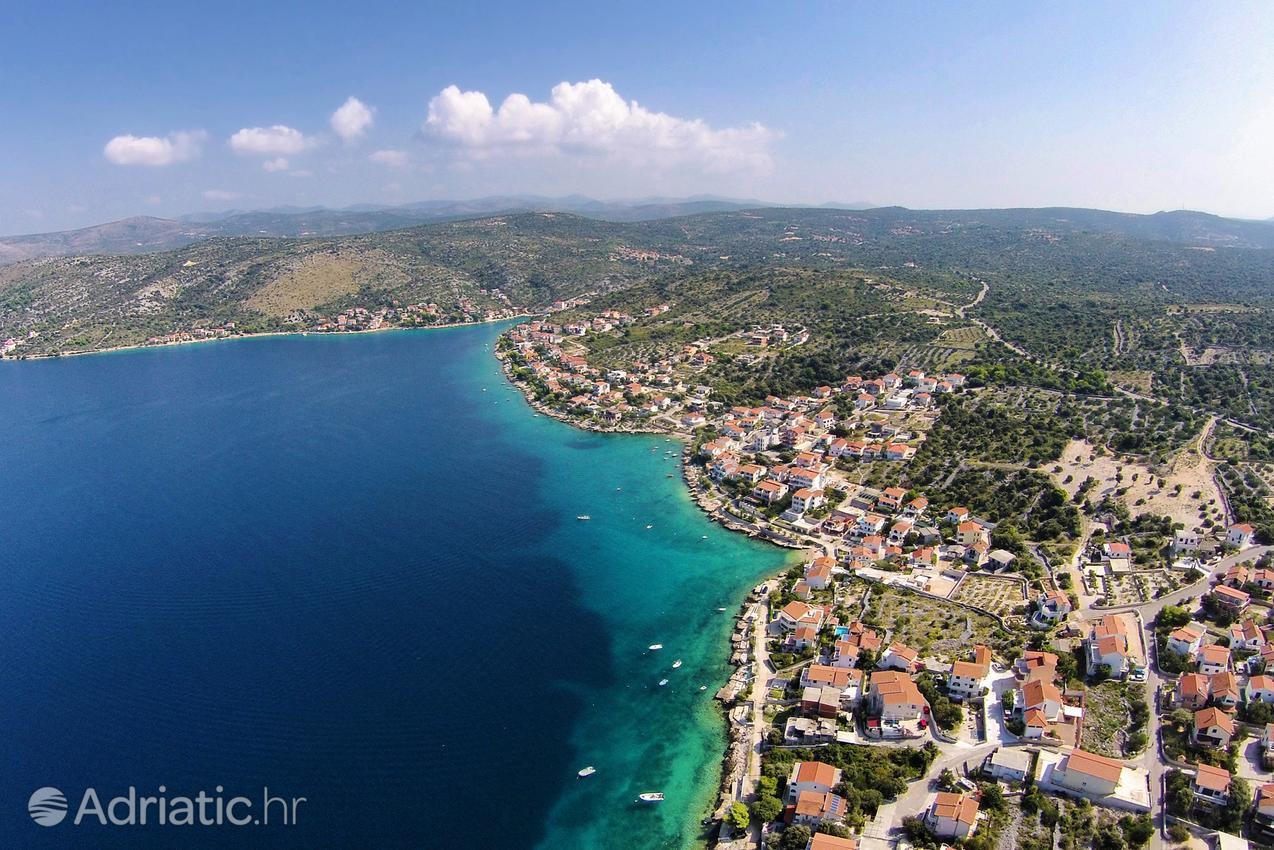 Vila Matej Razanj Luaran gambar